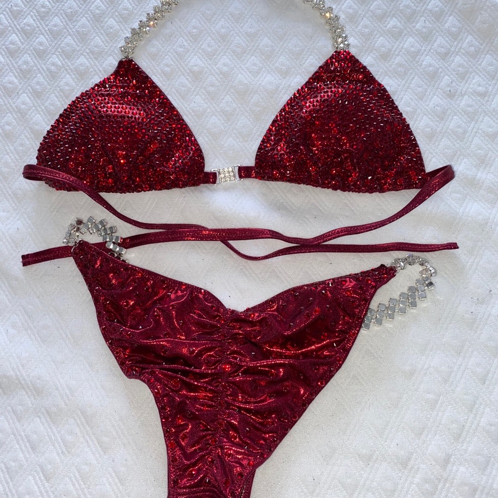 Competition bikini - Picture 3 of 4